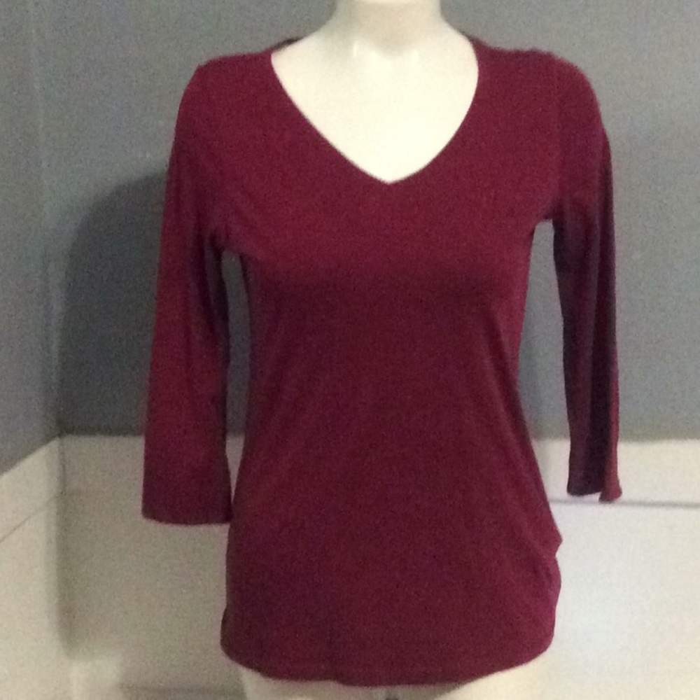 Burberry Women's Long Sleeve V-Neck Tee in Burgundy